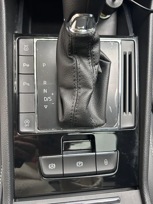Skoda Superb 2019 Restyling TSI330 DSG Comfort Edition interior photo 17