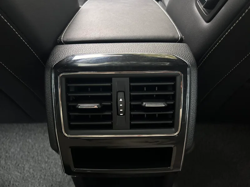 Skoda Superb 2019 Restyling TSI330 DSG Comfort Edition interior photo 18