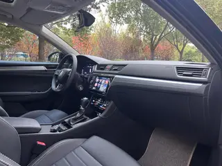 Skoda Superb 2019 Restyling TSI330 DSG Comfort Edition interior photo 19