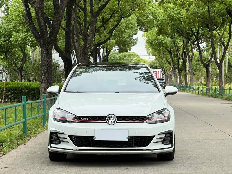 Volkswagen Golf GTI 2018 2.0TSI GTI exterior photo 2 Volkswagen Golf GTI 2018 2.0TSI GTI exterior photo 2
