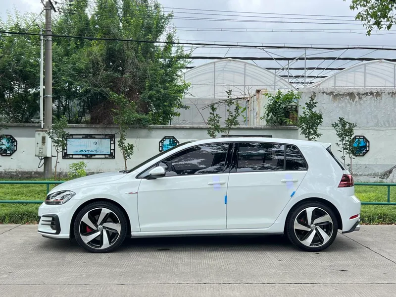 Volkswagen Golf GTI 2018 2.0TSI GTI exterior photo 4 Volkswagen Golf GTI 2018 2.0TSI GTI exterior photo 4