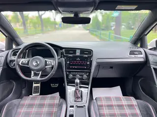 Volkswagen Golf GTI 2018 2.0TSI GTI interior photo 14 Volkswagen Golf GTI 2018 2.0TSI GTI interior photo 14