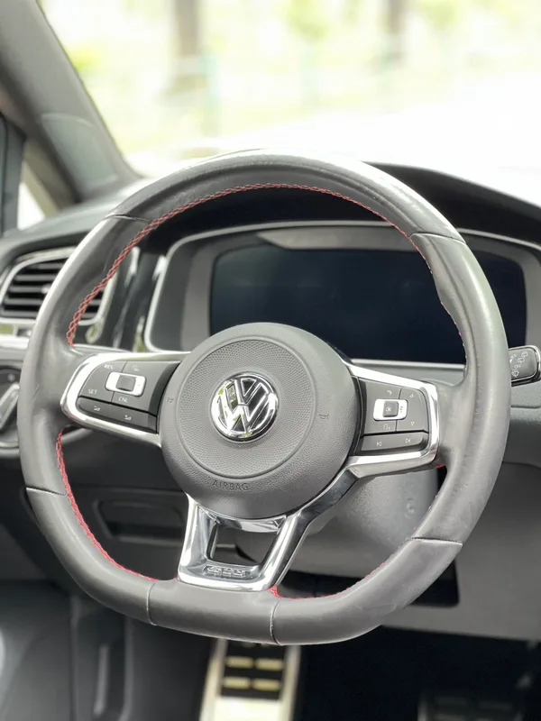Volkswagen Golf GTI 2018 2.0TSI GTI interior photo 16 Volkswagen Golf GTI 2018 2.0TSI GTI interior photo 16