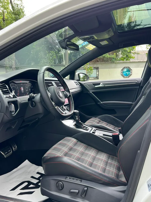 Volkswagen Golf GTI 2018 2.0TSI GTI interior photo 17 Volkswagen Golf GTI 2018 2.0TSI GTI interior photo 17