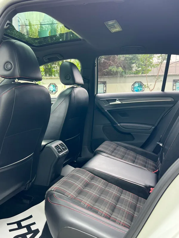 Volkswagen Golf GTI 2018 2.0TSI GTI interior photo 18 Volkswagen Golf GTI 2018 2.0TSI GTI interior photo 18