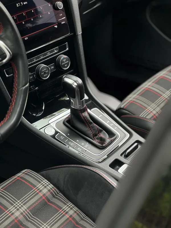 Volkswagen Golf GTI 2018 2.0TSI GTI interior photo 20 Volkswagen Golf GTI 2018 2.0TSI GTI interior photo 20