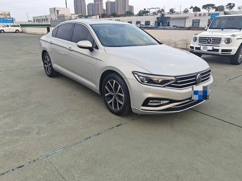 Volkswagen Magotan 2020 330TSI DSG Leading Type exterior photo 3 Volkswagen Magotan 2020 330TSI DSG Leading Type exterior photo 3