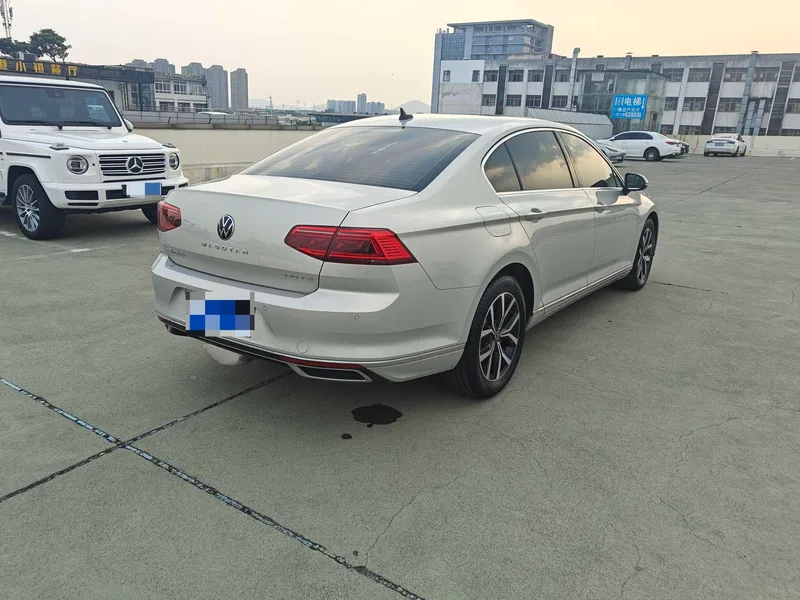 Volkswagen Magotan 2020 330TSI DSG Leading Type exterior photo 4 Volkswagen Magotan 2020 330TSI DSG Leading Type exterior photo 4