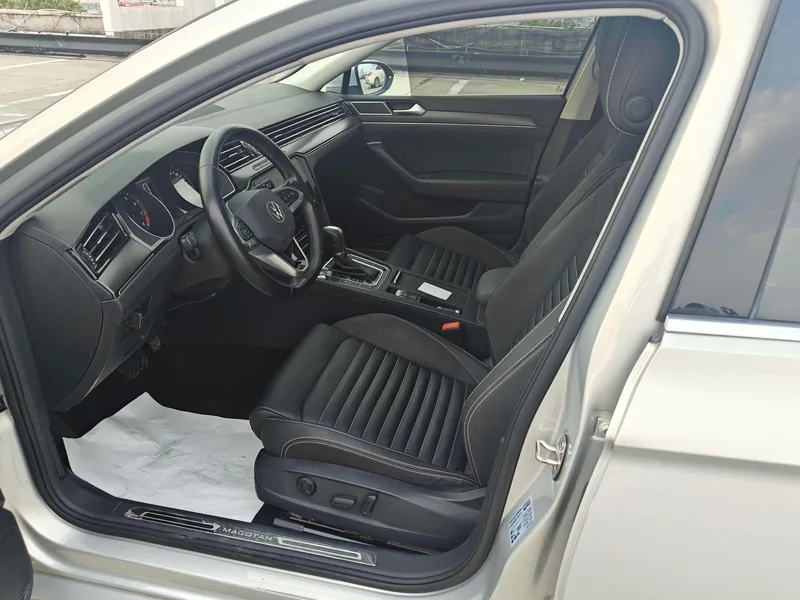 Volkswagen Magotan 2020 330TSI DSG Leading Type interior photo 8 Volkswagen Magotan 2020 330TSI DSG Leading Type interior photo 8