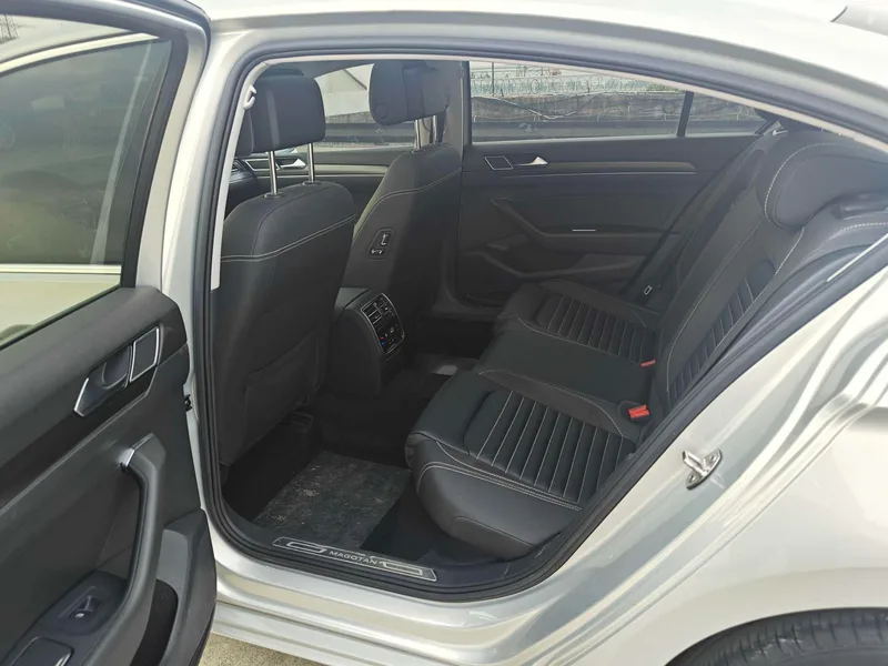 Volkswagen Magotan 2020 330TSI DSG Leading Type interior photo 12 Volkswagen Magotan 2020 330TSI DSG Leading Type interior photo 12