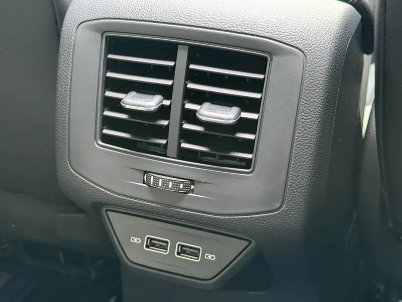 Volkswagen T-Roc 2024 300TSI DSG Chen Guang Edition interior photo 12 Volkswagen T-Roc 2024 300TSI DSG Chen Guang Edition interior photo 12