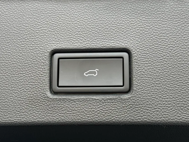 Volkswagen T-Roc 2024 300TSI DSG Chen Guang Edition interior photo 13 Volkswagen T-Roc 2024 300TSI DSG Chen Guang Edition interior photo 13
