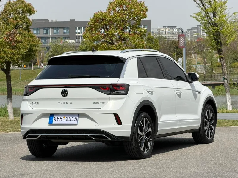 Volkswagen T-Roc 2024 300TSI DSG Chen Guang Edition interior photo 18 Volkswagen T-Roc 2024 300TSI DSG Chen Guang Edition interior photo 18