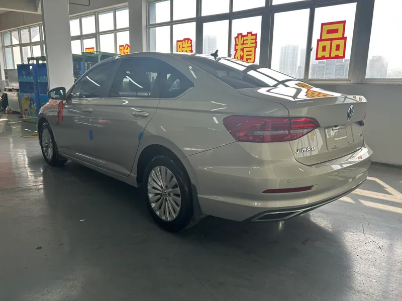 Volkswagen Lavida 2019 1.5L Automatic Comfort Version Country VI exterior photo 4 Volkswagen Lavida 2019 1.5L Automatic Comfort Version Country VI exterior photo 4