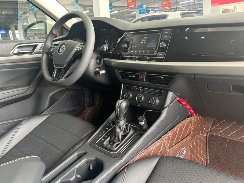 Volkswagen Lavida 2019 1.5L Automatic Comfort Version Country VI interior photo 12 Volkswagen Lavida 2019 1.5L Automatic Comfort Version Country VI interior photo 12