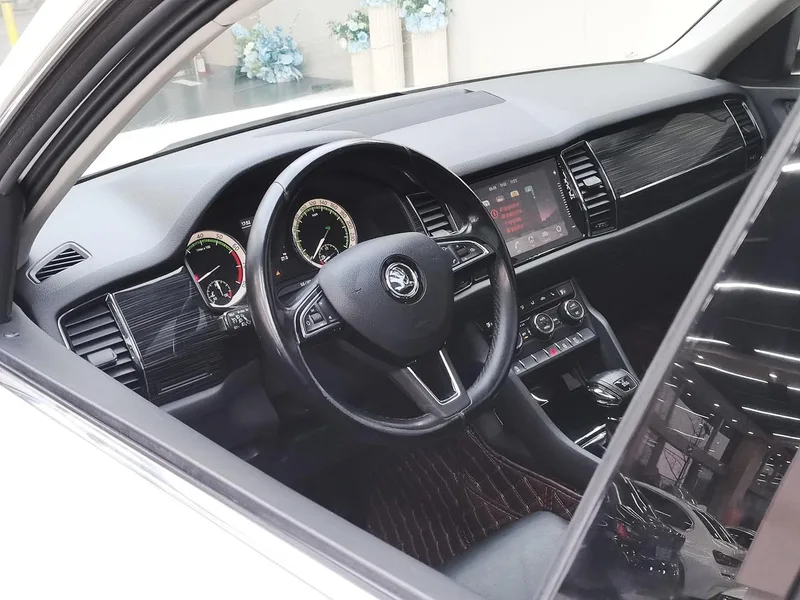 Skoda Kodiaq 2018 Restyling TSI330 7 Seat Two-Drive Luxury Premium Edition exterior photo 8 Skoda Kodiaq 2018 Restyling TSI330 7 Seat Two-Drive Luxury Premium Edition exterior photo 8