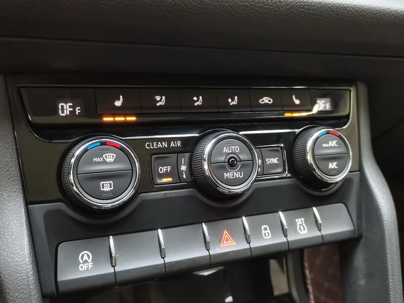 Skoda Kodiaq 2018 Restyling TSI330 7 Seat Two-Drive Luxury Premium Edition interior photo 18 Skoda Kodiaq 2018 Restyling TSI330 7 Seat Two-Drive Luxury Premium Edition interior photo 18