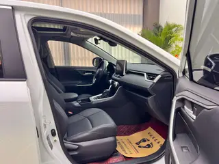 Toyota Wildlander 2022 Dual Power 2.5L Two-wheel drive luxury PLUS version interior photo 12 Toyota Wildlander 2022 Dual Power 2.5L Two-wheel drive luxury PLUS version interior photo 12