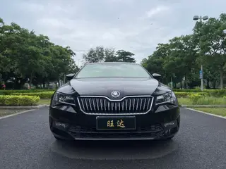 Skoda Superb 2016 TSI330 DSG Line Creation Edition exterior photo 2 Skoda Superb 2016 TSI330 DSG Line Creation Edition exterior photo 2