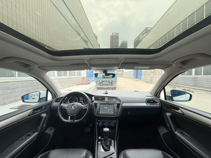 Volkswagen Tiguan L 2018 380TSI Automatic four-wheel drive deluxe edition exterior photo 4 Volkswagen Tiguan L 2018 380TSI Automatic four-wheel drive deluxe edition exterior photo 4
