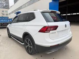 Volkswagen Tiguan L 2018 380TSI Automatic four-wheel drive deluxe edition interior photo 10 Volkswagen Tiguan L 2018 380TSI Automatic four-wheel drive deluxe edition interior photo 10