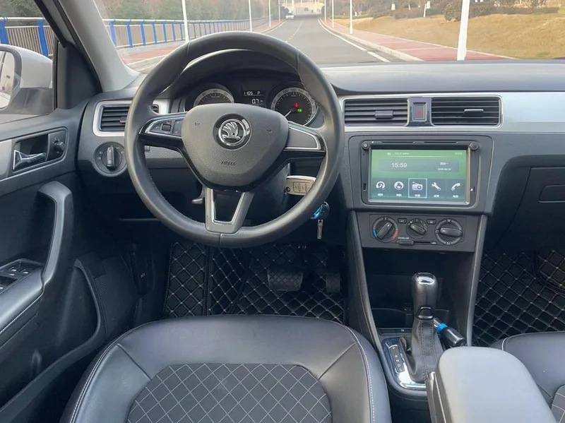 Skoda Rapid Spaceback 2019 Restyling 1.5L Automatic Comfort Version China V interior photo 20