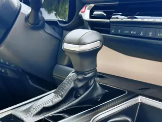 Toyota Sienna 2024 Double moteur 2.5L Version distinguée à quatre roues motrices intérieur photo 15 Toyota Sienna 2024 Double moteur 2.5L Version distinguée à quatre roues motrices intérieur photo 15