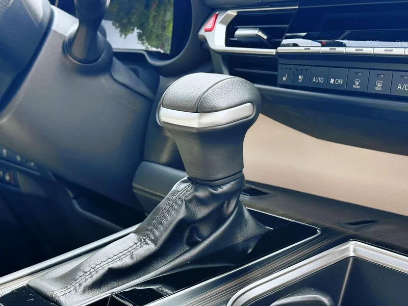 Toyota Sienna 2024 Double moteur 2.5L Version distinguée à quatre roues motrices intérieur photo 15 Toyota Sienna 2024 Double moteur 2.5L Version distinguée à quatre roues motrices intérieur photo 15