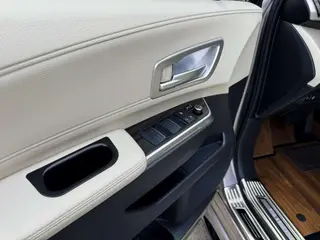 Toyota Sienna 2024 Double moteur 2.5L Version distinguée à quatre roues motrices intérieur photo 16 Toyota Sienna 2024 Double moteur 2.5L Version distinguée à quatre roues motrices intérieur photo 16