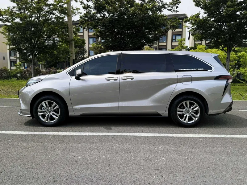 Toyota Sienna 2024 Double moteur 2.5L Version distinguée à quatre roues motrices intérieur photo 17 Toyota Sienna 2024 Double moteur 2.5L Version distinguée à quatre roues motrices intérieur photo 17
