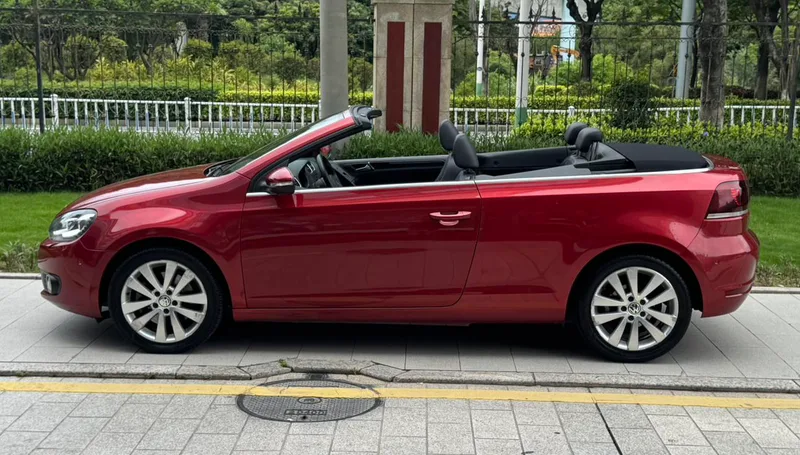 Volkswagen Golf 2012 1.4TSI Deluxe Convertible Edition exterior photo 7 Volkswagen Golf 2012 1.4TSI Deluxe Convertible Edition exterior photo 7