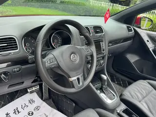 Volkswagen Golf 2012 1.4TSI Deluxe Convertible Edition interior photo 9 Volkswagen Golf 2012 1.4TSI Deluxe Convertible Edition interior photo 9