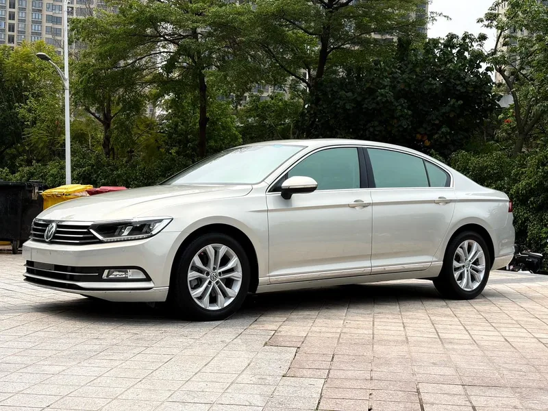 Volkswagen Magotan 2019 330TSI DSG Luxury type China V exterior photo 1 Volkswagen Magotan 2019 330TSI DSG Luxury type China V exterior photo 1