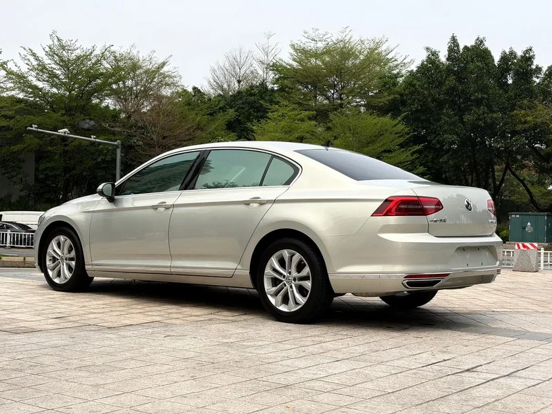 Volkswagen Magotan 2019 330TSI DSG Luxury type China V exterior photo 4 Volkswagen Magotan 2019 330TSI DSG Luxury type China V exterior photo 4