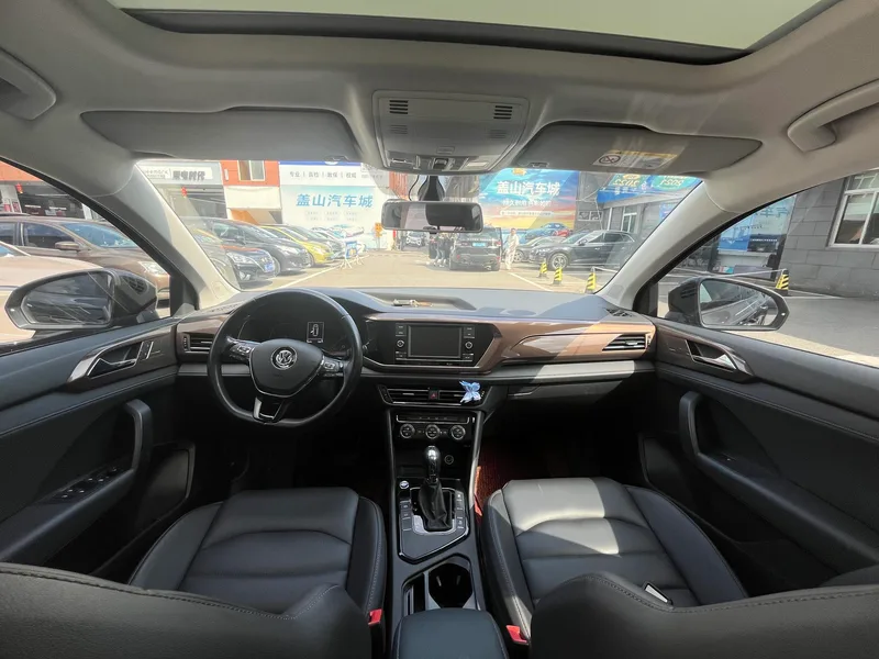Volkswagen Tharu 2020 280TSI 2WD Comfort Version Country VI interior photo 9