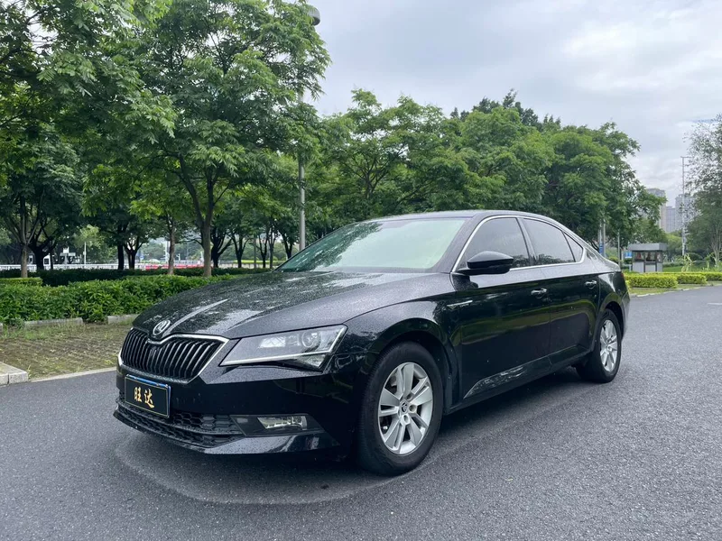 Skoda Superb 2016 TSI330 DSG Line Creation Edition exterior photo 1 Skoda Superb 2016 TSI330 DSG Line Creation Edition exterior photo 1