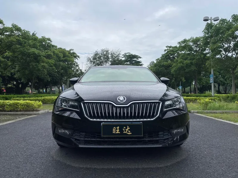 Skoda Superb 2016 TSI330 DSG Line Creation Edition exterior photo 2 Skoda Superb 2016 TSI330 DSG Line Creation Edition exterior photo 2