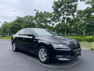 Skoda Superb 2016 TSI330 DSG Line Creation Edition exterior photo 3 Skoda Superb 2016 TSI330 DSG Line Creation Edition exterior photo 3