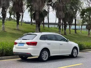 Volkswagen Gran Lavida 2013 1.6L Automatic Comfort Type exterior photo 5 Volkswagen Gran Lavida 2013 1.6L Automatic Comfort Type exterior photo 5