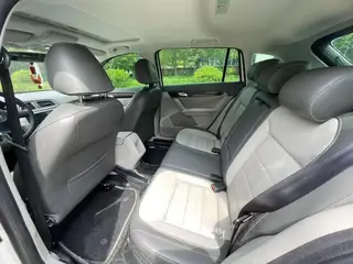 Volkswagen Gran Lavida 2013 1.6L Automatic Comfort Type interior photo 7 Volkswagen Gran Lavida 2013 1.6L Automatic Comfort Type interior photo 7
