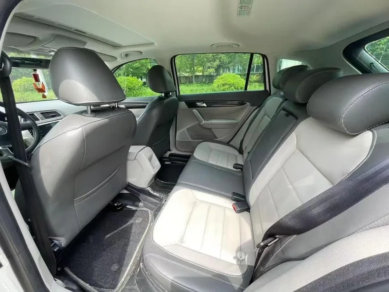 Volkswagen Gran Lavida 2013 1.6L Automatic Comfort Type interior photo 7 Volkswagen Gran Lavida 2013 1.6L Automatic Comfort Type interior photo 7