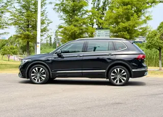 Volkswagen Tiguan L 2022 380TSI Automatic four-wheel drive R-Line Enjoy more version 7 seat exterior photo 3 Volkswagen Tiguan L 2022 380TSI Automatic four-wheel drive R-Line Enjoy more version 7 seat exterior photo 3