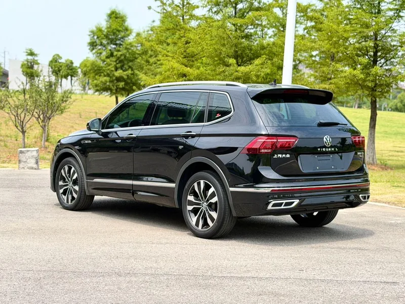 Volkswagen Tiguan L 2022 380TSI Automatic four-wheel drive R-Line Enjoy more version 7 seat interior photo 16 Volkswagen Tiguan L 2022 380TSI Automatic four-wheel drive R-Line Enjoy more version 7 seat interior photo 16