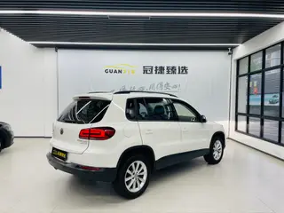 Volkswagen Tiguan 2016 280TSI Automatic Two-Drive Silk Road Comfort Edition interior photo 16 Volkswagen Tiguan 2016 280TSI Automatic Two-Drive Silk Road Comfort Edition interior photo 16