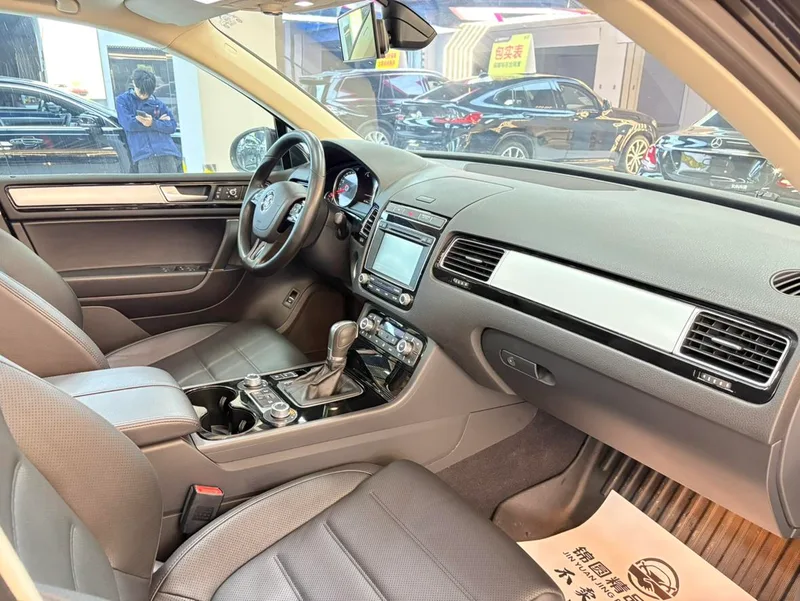 Volkswagen Touareg 2017 3.0TSI Tuoye type interior photo 19 Volkswagen Touareg 2017 3.0TSI Tuoye type interior photo 19