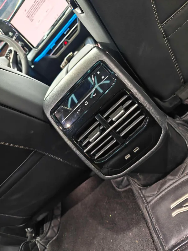 Volkswagen Magotan 2024 380TSI Premium Edition Big Mai Bag interior photo 9 Volkswagen Magotan 2024 380TSI Premium Edition Big Mai Bag interior photo 9