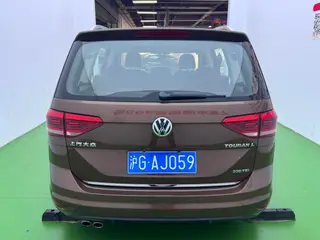 Volkswagen Touan L 2016 330TSI Automatic Luxury Edition interior photo 20 Volkswagen Touan L 2016 330TSI Automatic Luxury Edition interior photo 20