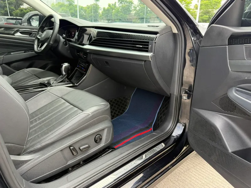Volkswagen Passat 2022 330TSI Elite Edition interior photo 15 Volkswagen Passat 2022 330TSI Elite Edition interior photo 15