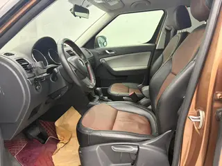 Skoda Yeti 2016 1.4TSI DSG Line Creation Edition exterior photo 6 Skoda Yeti 2016 1.4TSI DSG Line Creation Edition exterior photo 6