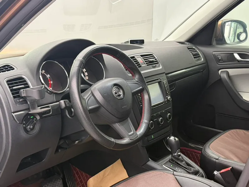 Skoda Yeti 2016 1.4TSI DSG Line Creation Edition interior photo 9 Skoda Yeti 2016 1.4TSI DSG Line Creation Edition interior photo 9
